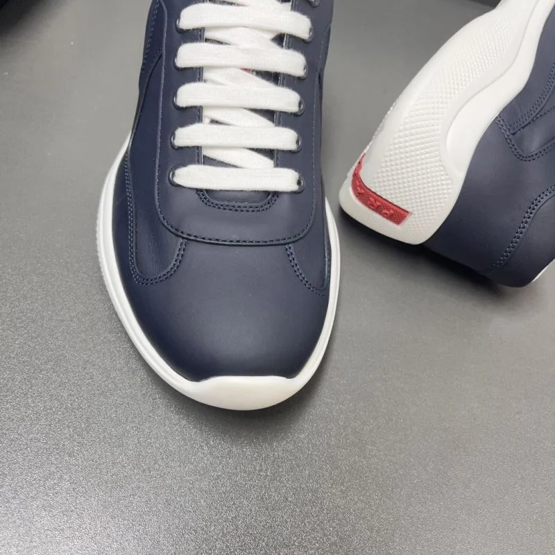 Durable Prada Low Shoes 35414