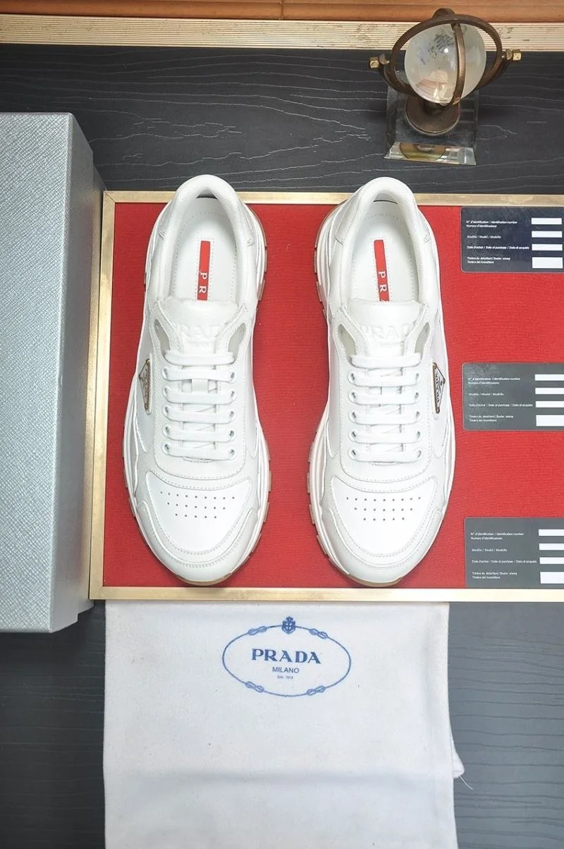 Prada Low Shoes ComfortFit 35382