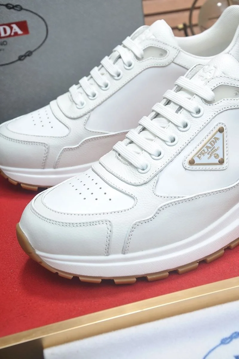 Prada Low Shoes ComfortFit 35382