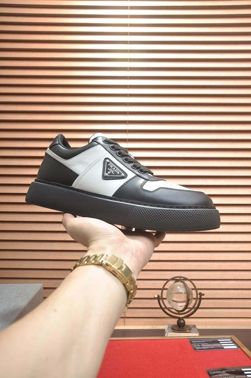 Prada Low Shoes RelaxedFit 35356
