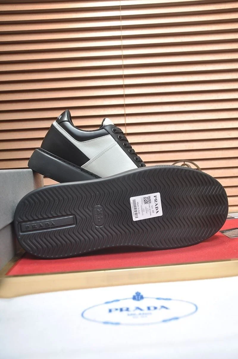 Prada Low Shoes RelaxedFit 35356