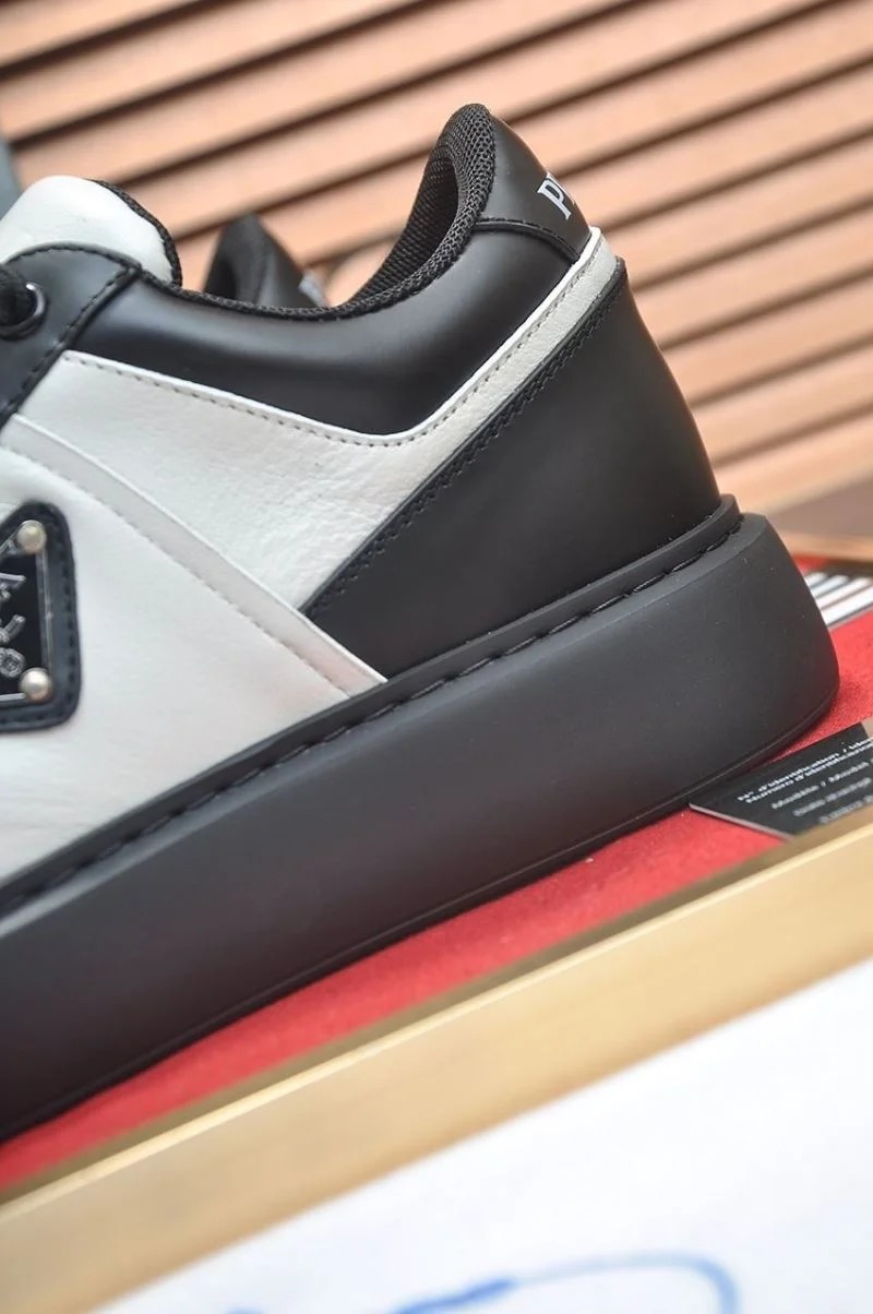 Prada Low Shoes RelaxedFit 35356