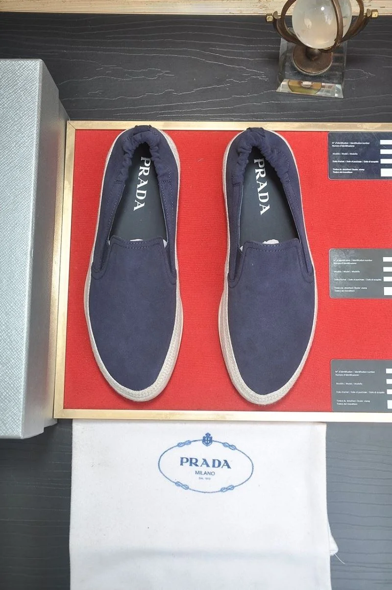 WrinkleFree Prada Low Shoes 35378
