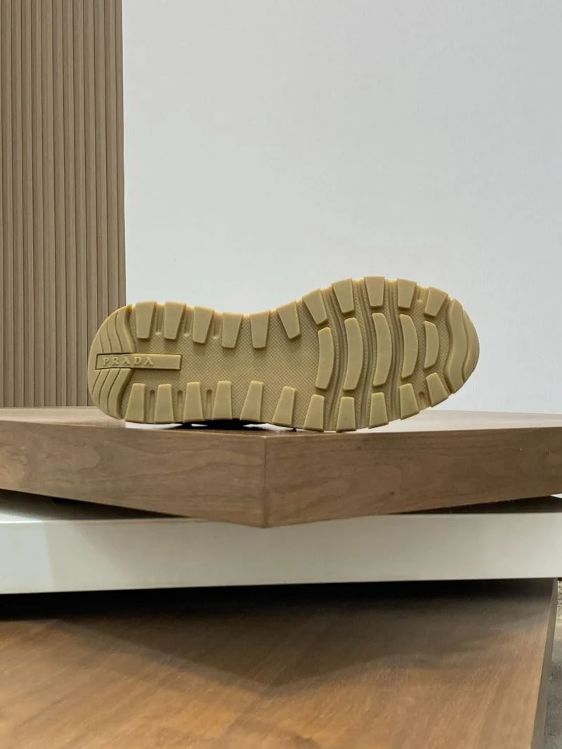 Flexible Prada Low Shoes 35352