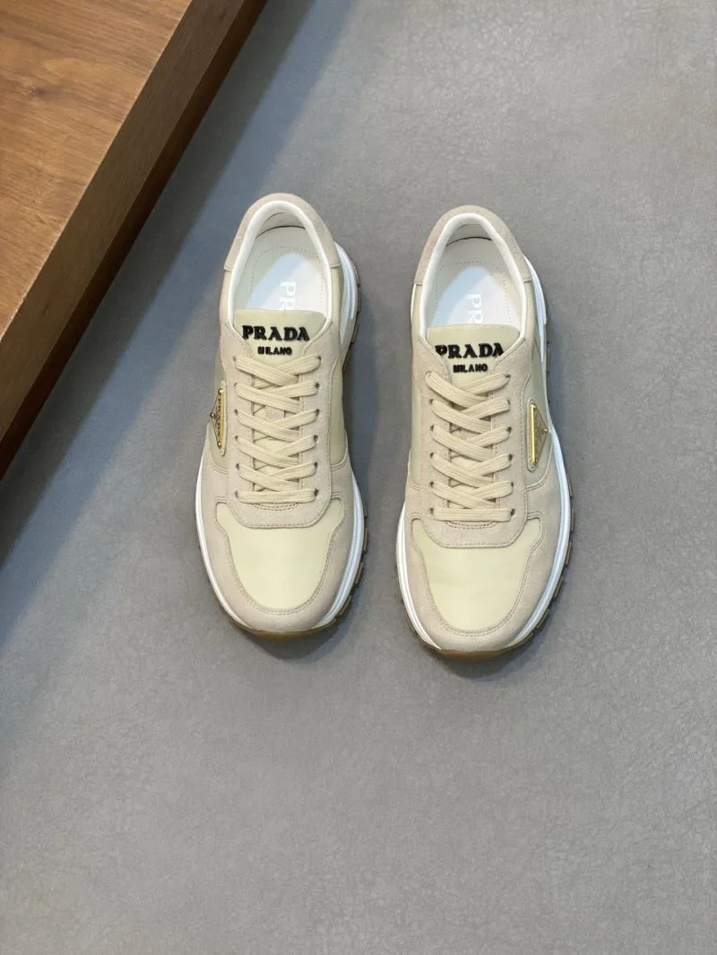 Durable Prada Low Shoes 35370