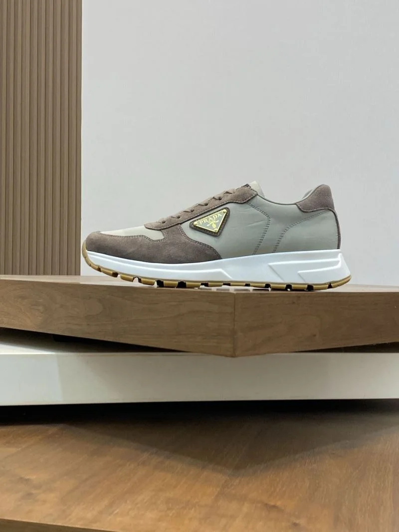Prada Low Shoes AllSeason 35367