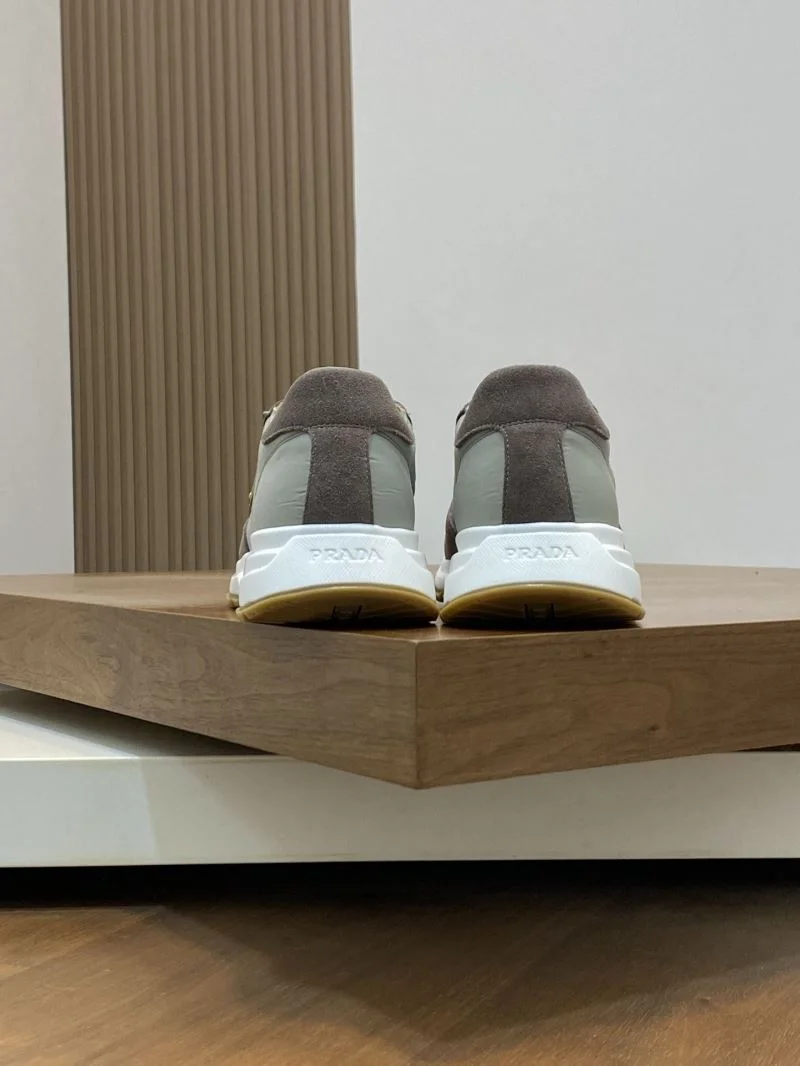 Prada Low Shoes AllSeason 35367