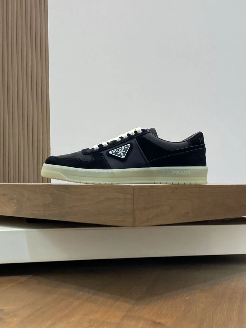 Prada Low Shoes EyeCatching 35364