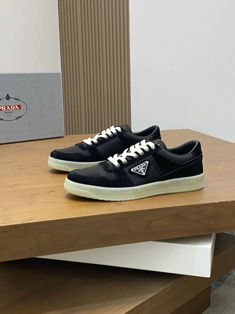 Prada Low Shoes EyeCatching 35364