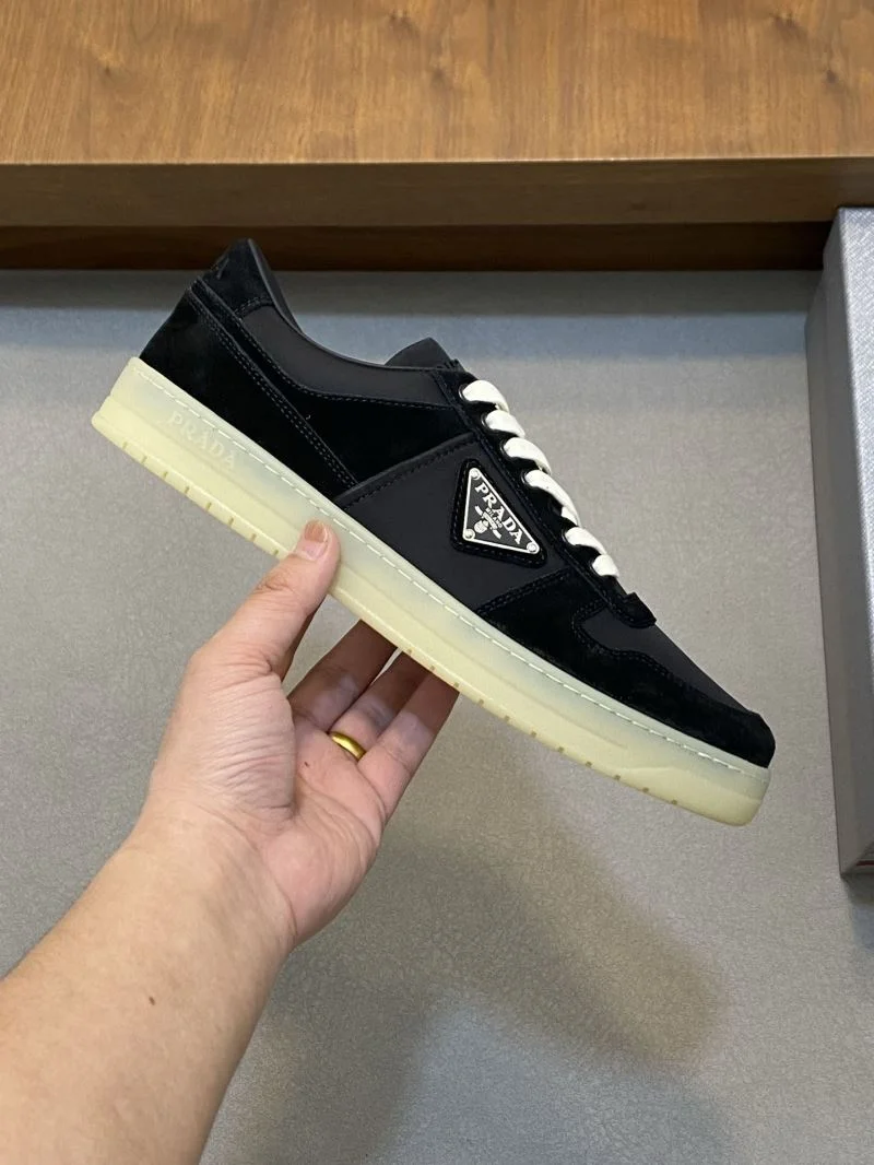Prada Low Shoes EyeCatching 35364