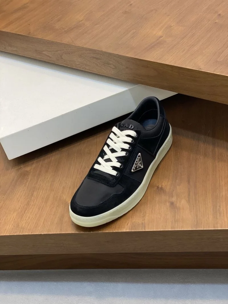 Prada Low Shoes EyeCatching 35364