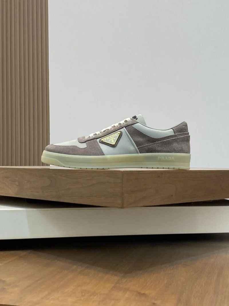 Refined Prada Low Shoes 35357