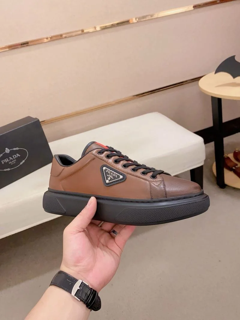 Prada Low Shoes Durable 35372