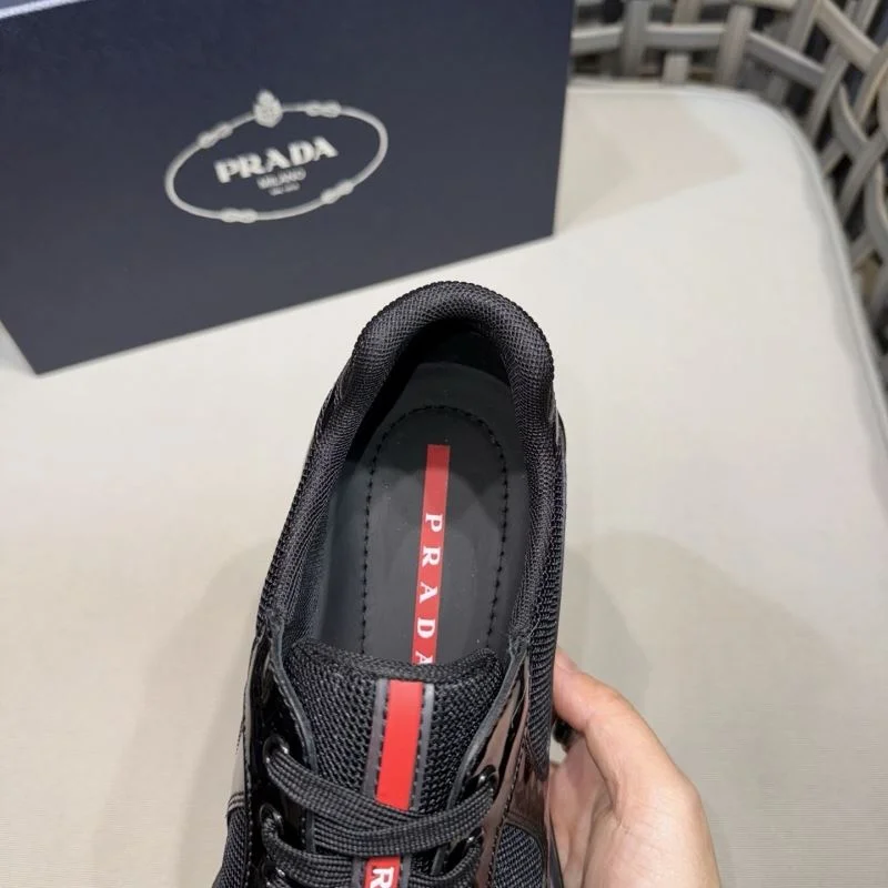 Casual Prada Low Shoes 35362