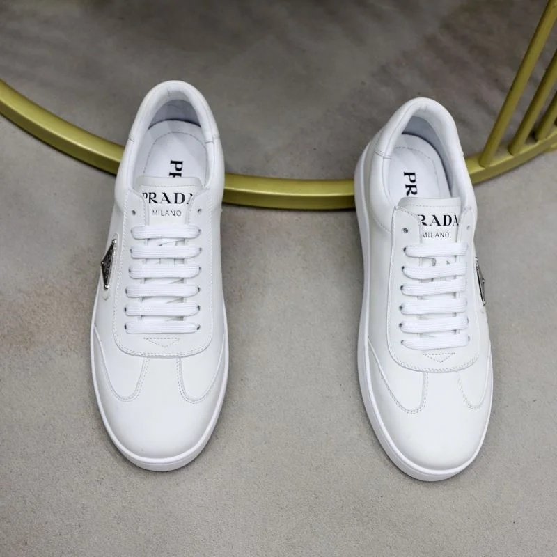 Prada Low Shoes Bright 35321