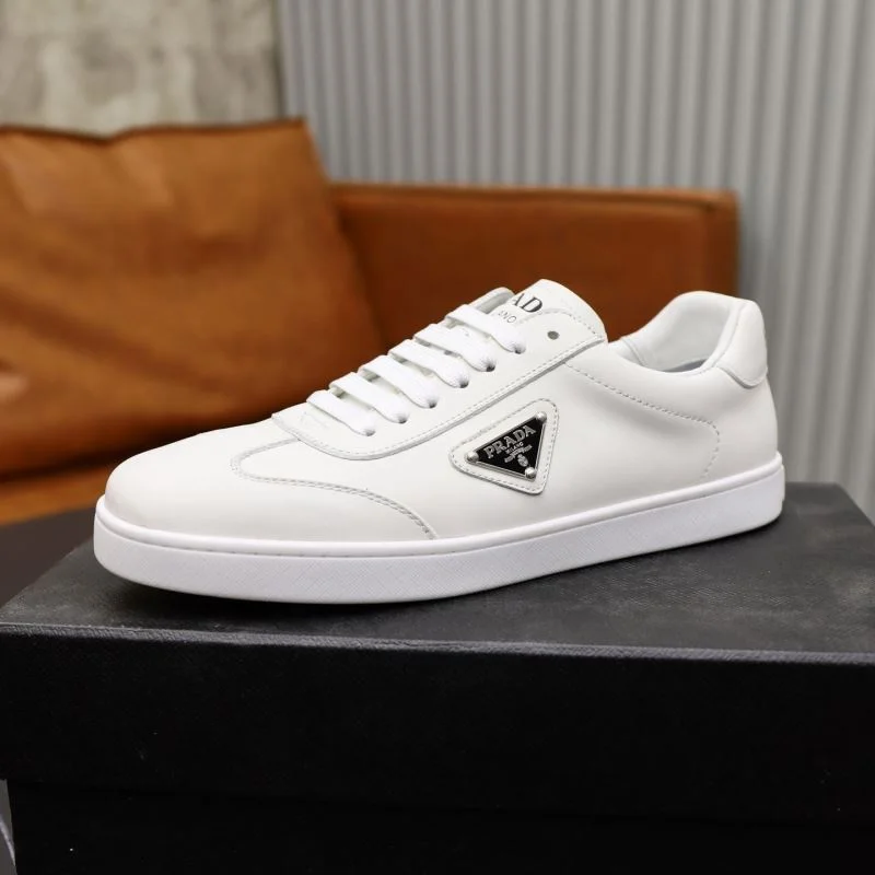 Prada Low Shoes Bright 35321