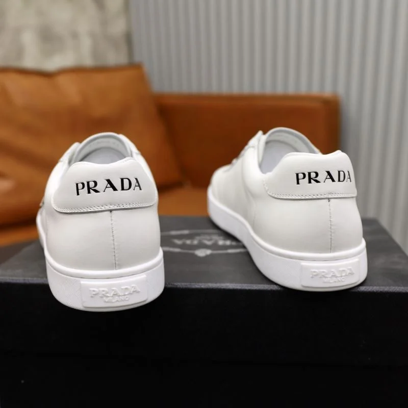 Prada Low Shoes Bright 35321
