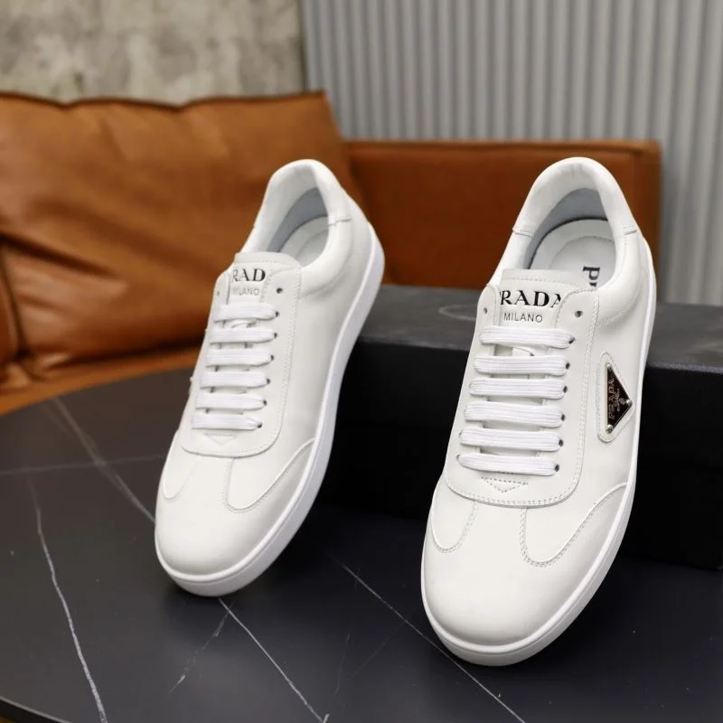 Prada Low Shoes Bright 35321