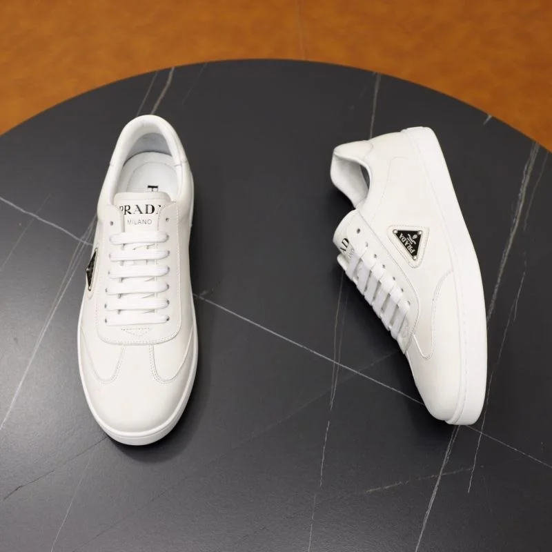 Prada Low Shoes Bright 35321