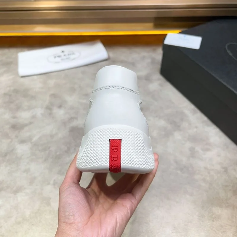Prada Low Shoes Sleek 35327