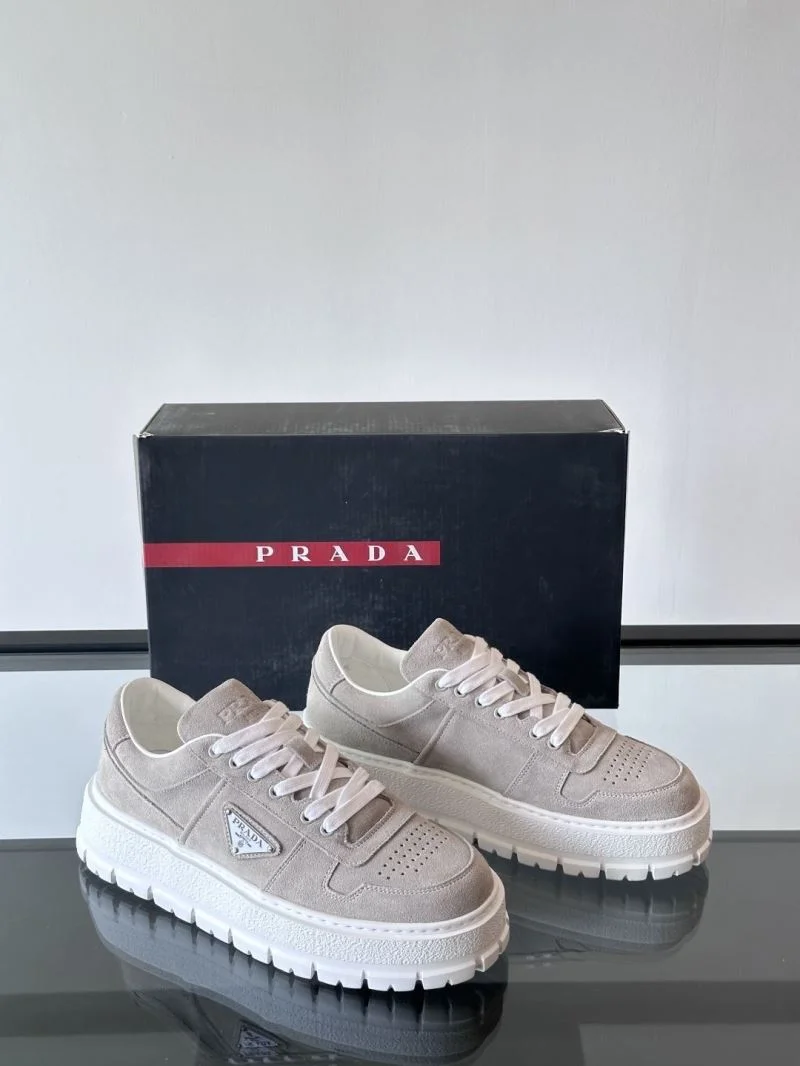 Prada Low Shoes Chic 35315