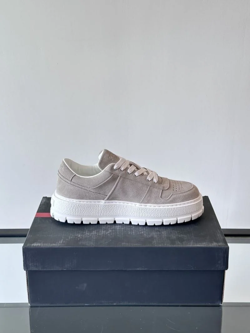 Prada Low Shoes Chic 35315