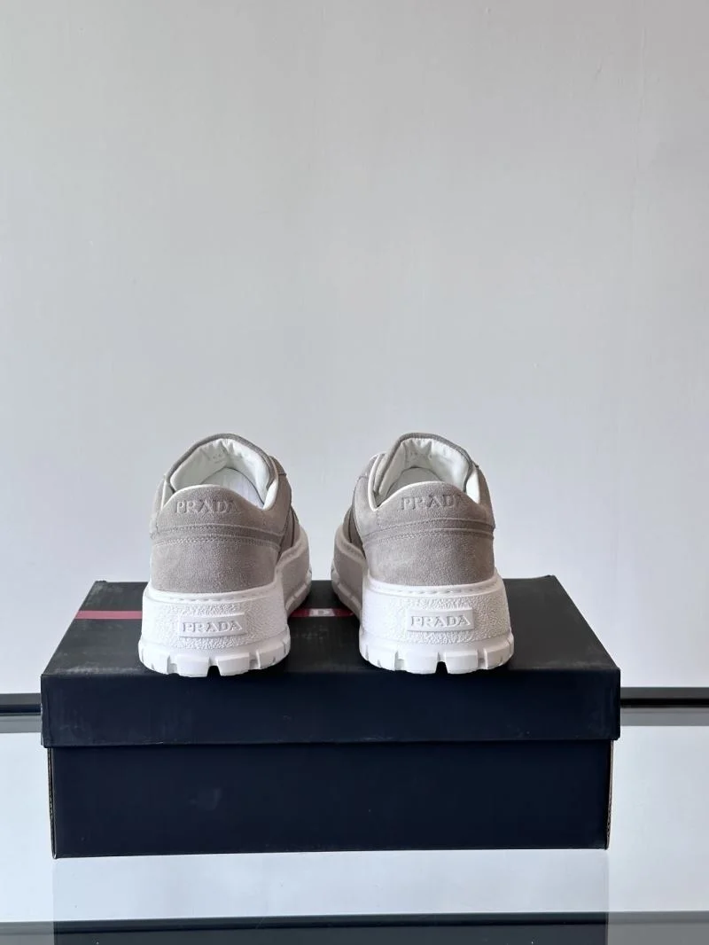 Prada Low Shoes Chic 35315