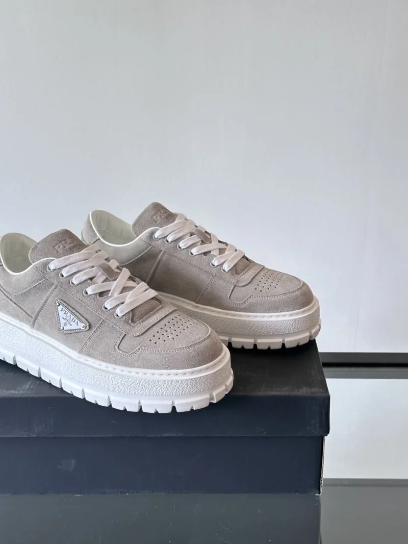 Prada Low Shoes Chic 35315