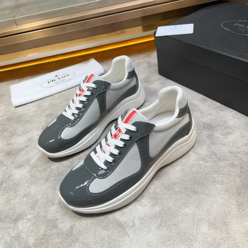 Durable Prada Low Shoes 35322