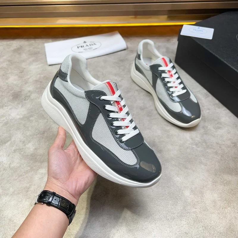 Durable Prada Low Shoes 35322