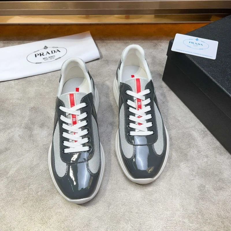 Durable Prada Low Shoes 35322