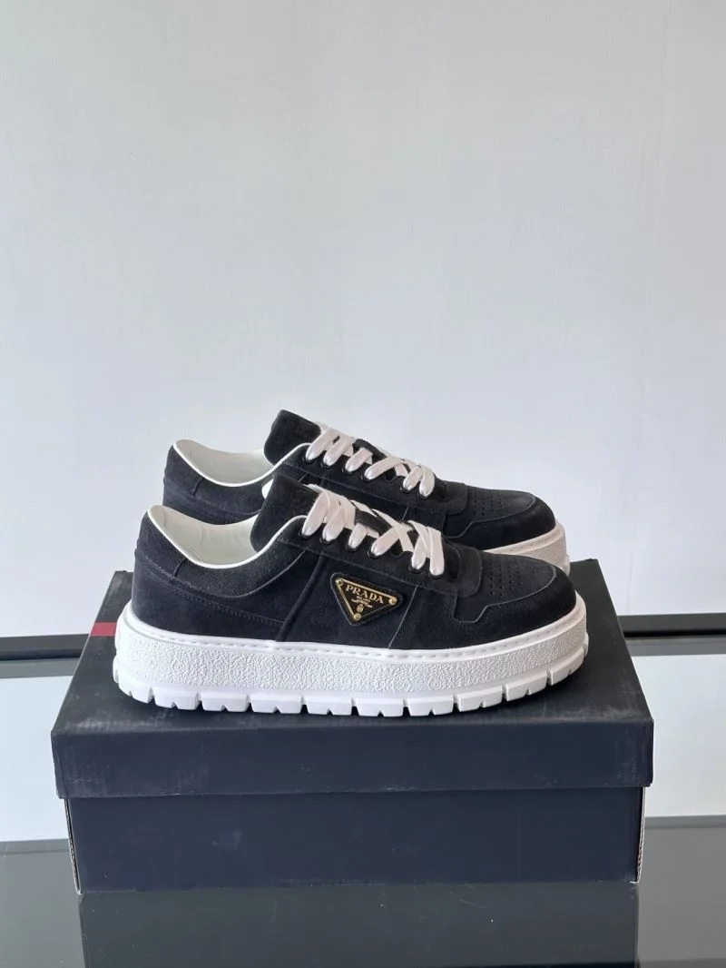 Prada Low Shoes Vibrant 35308