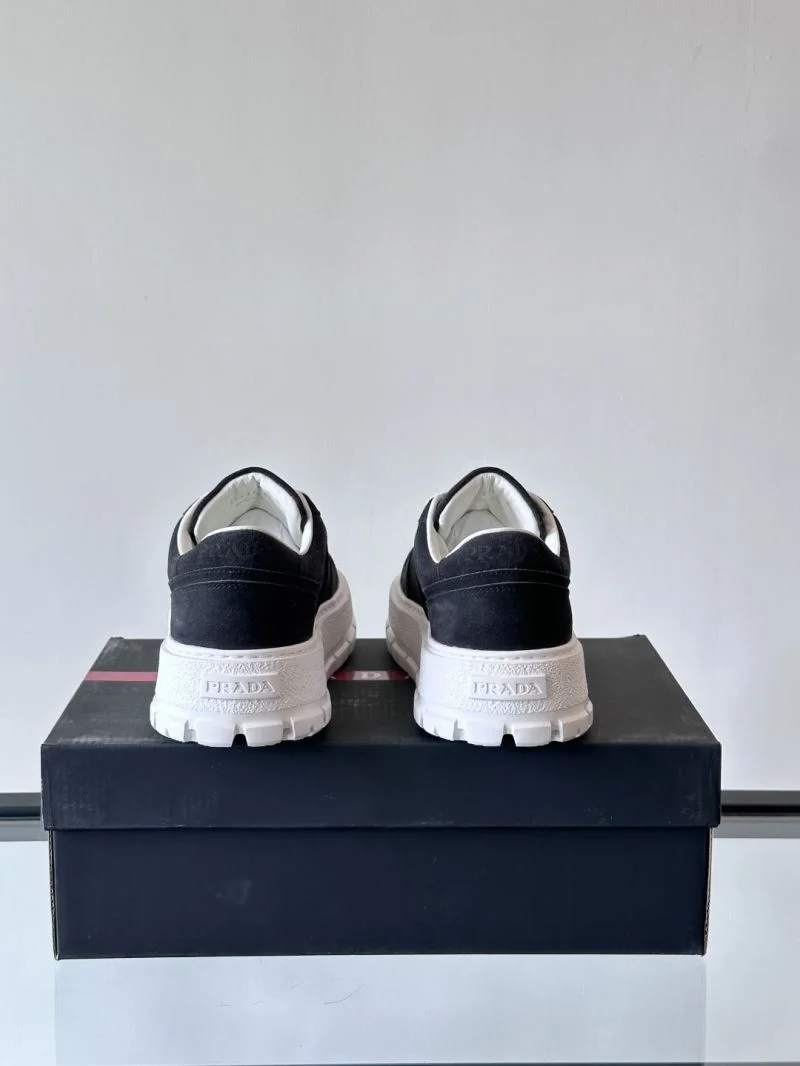 Prada Low Shoes Vibrant 35308