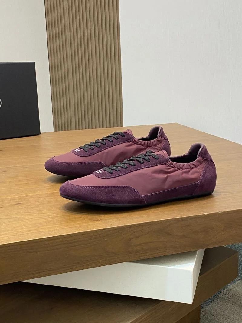Durable Prada Low Shoes 35299