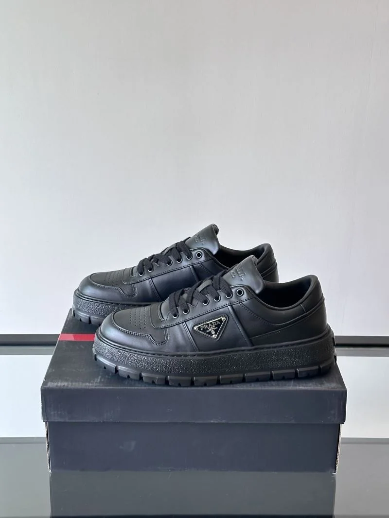 Sleek Prada Low Shoes 35298