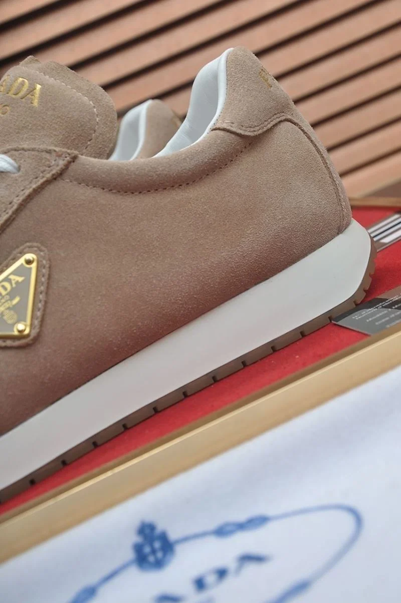 Prada Low Shoes Breathable 35292