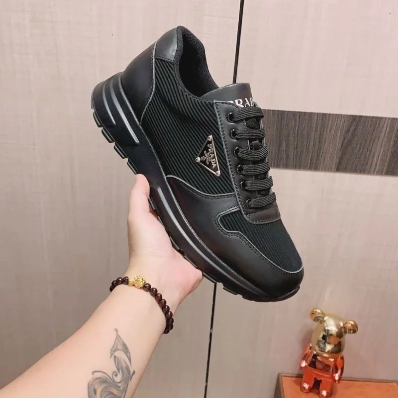 Elegant Prada Low Shoes 35290