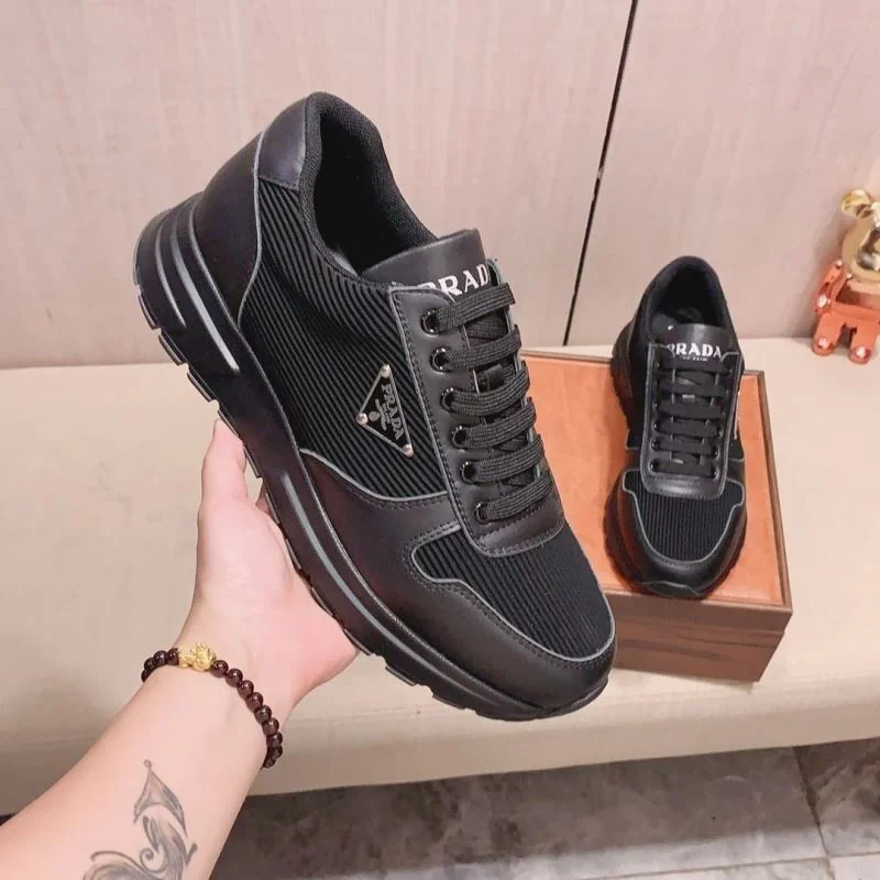 Elegant Prada Low Shoes 35290