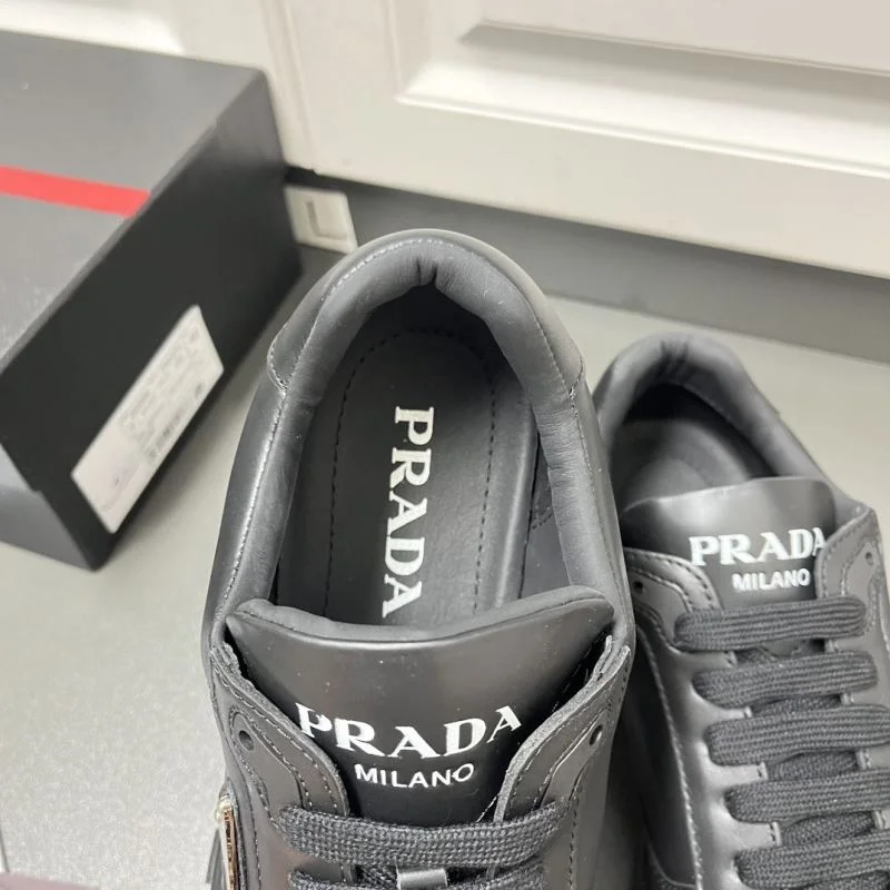 Prada Low Shoes Youthful 35277