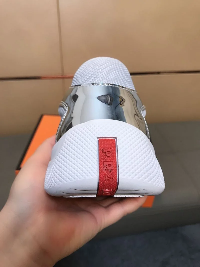 UrbanChic Prada Low Shoes 35283