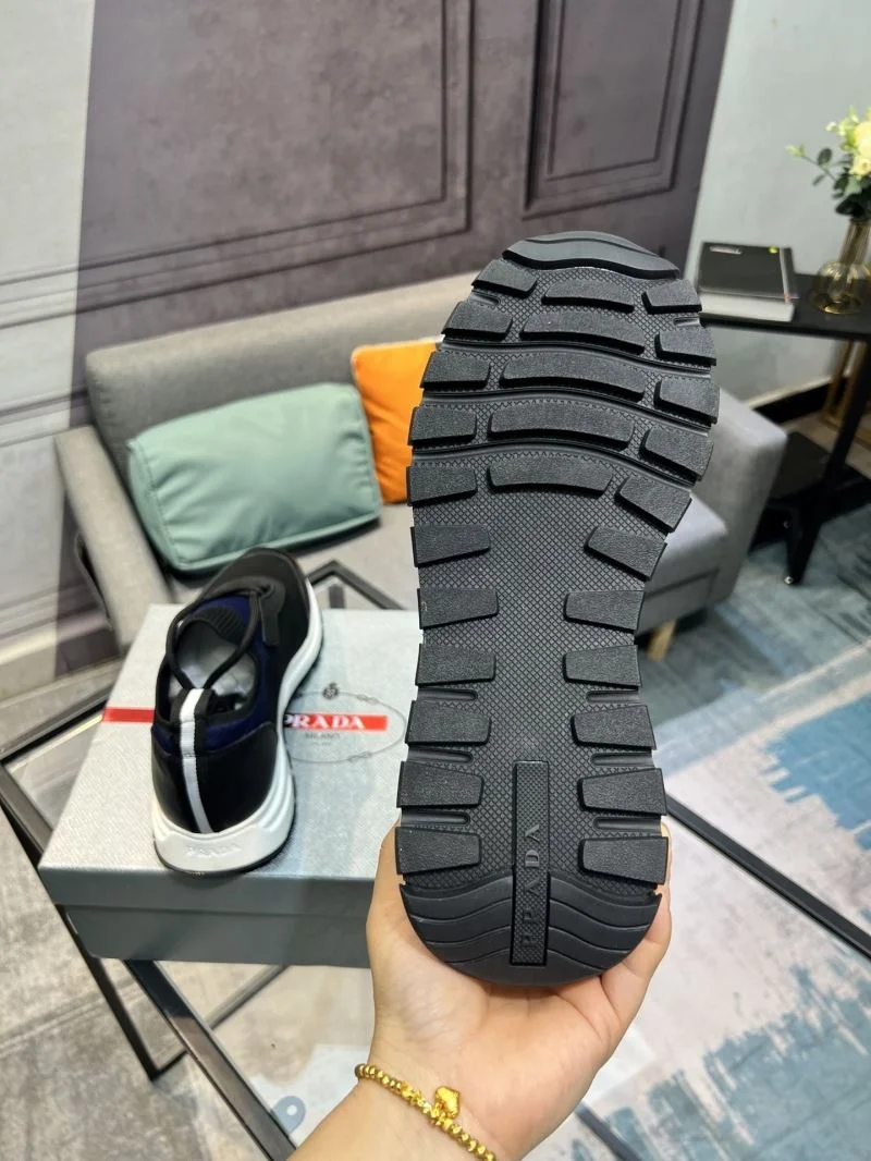Functional Prada Low Shoes 35260