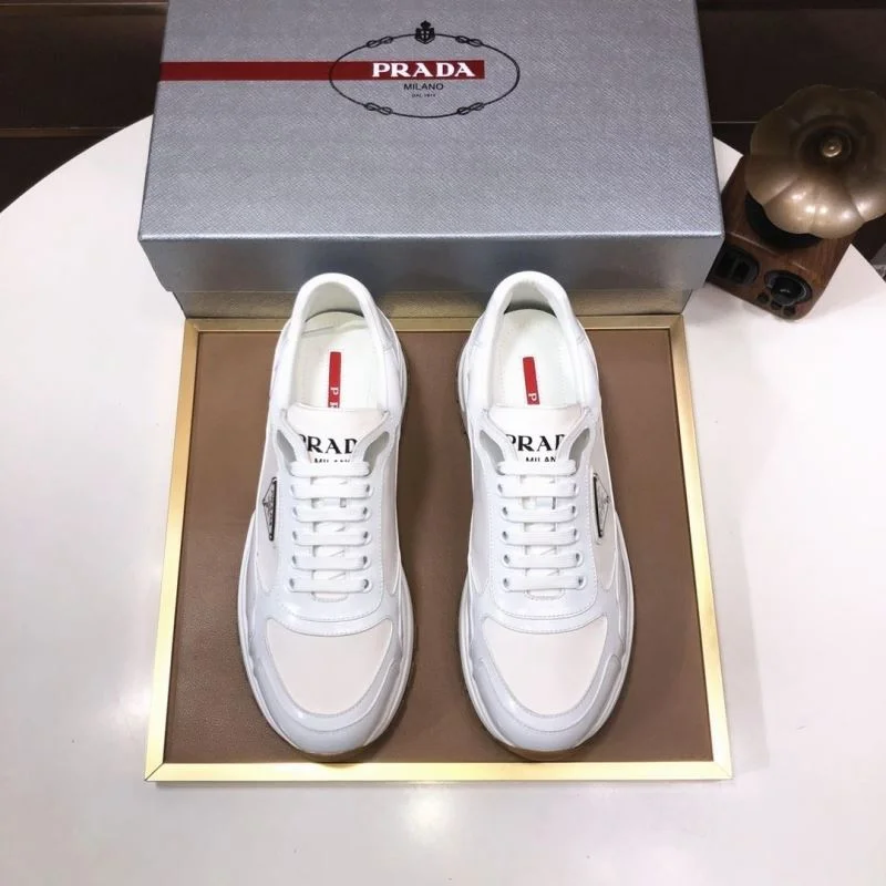 Durable Prada Low Shoes 35249