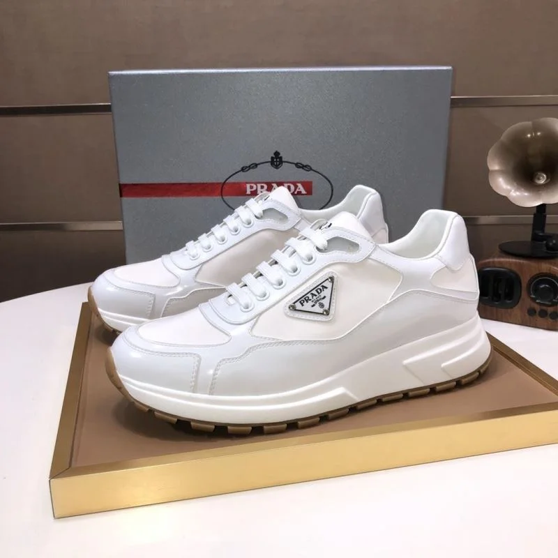 Durable Prada Low Shoes 35249
