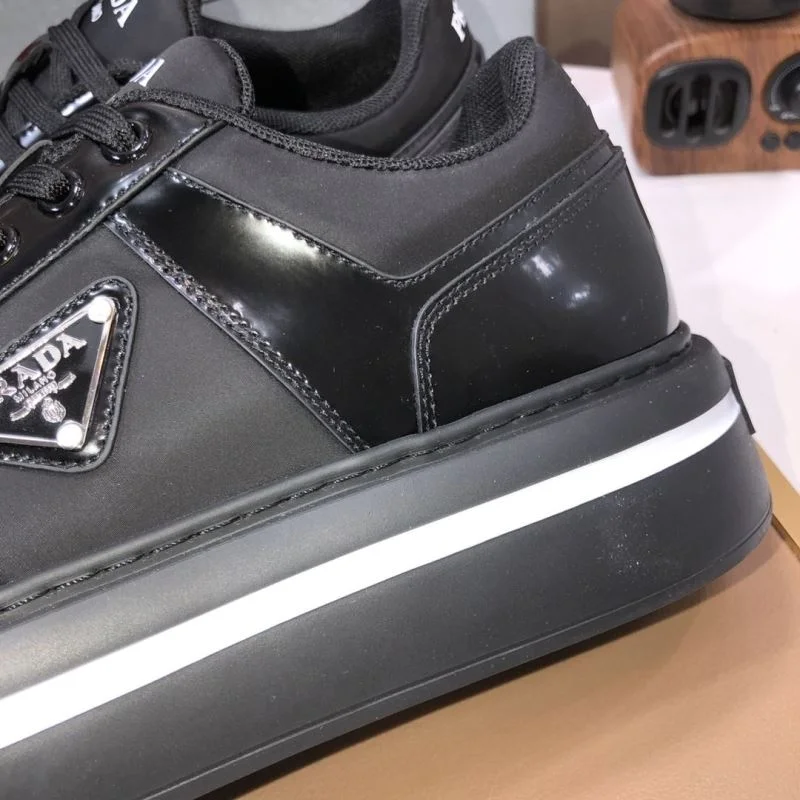 Compact Prada Low Shoes 35242