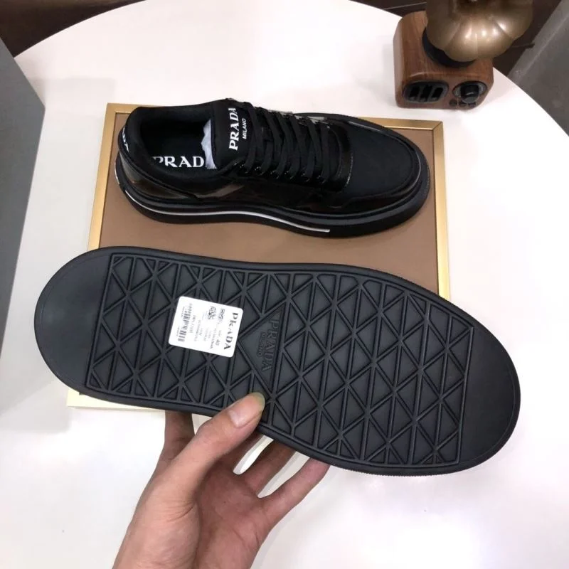 Reliable Prada Low Shoes 35250