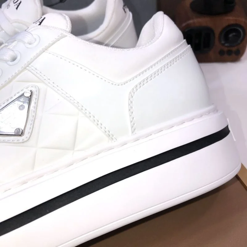 Prada Low Shoes TravelReady 35247