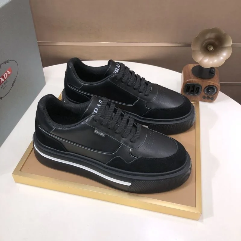 Prada Low Shoes Snug 35243