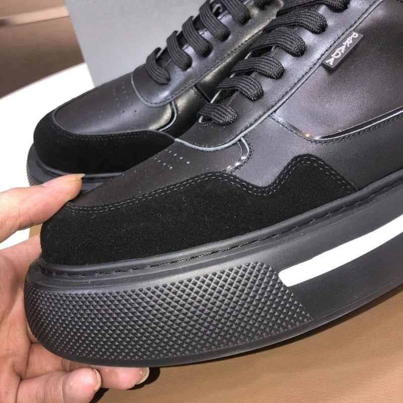 Prada Low Shoes Snug 35243