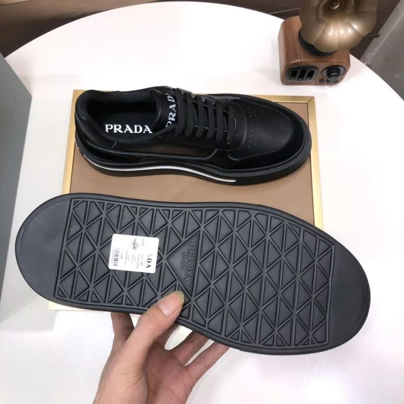 Prada Low Shoes Snug 35243