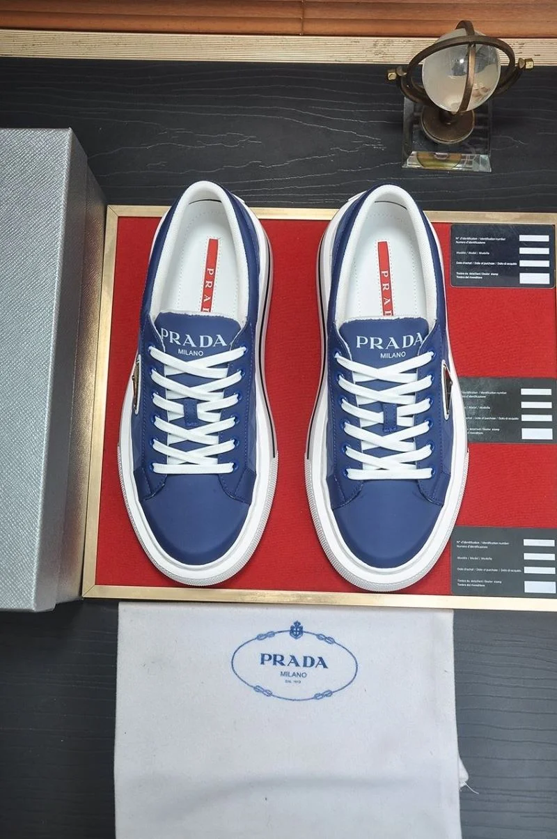Prada Low Shoes Versatile 35223